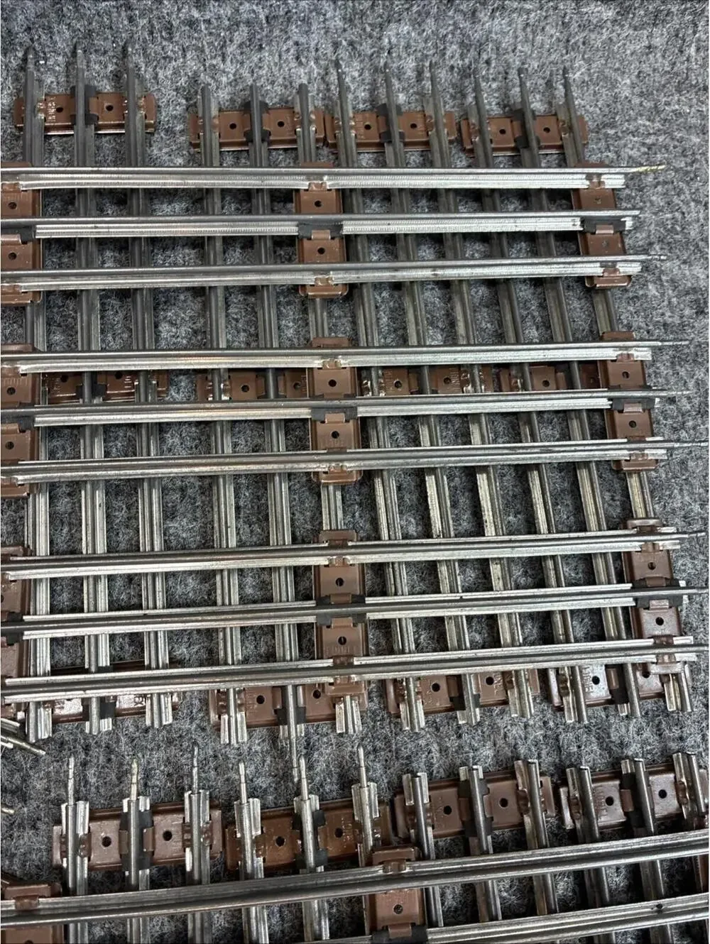 Lot Of Vintage Lionel 0-Gauge Black Metal Train Track Straight Curve Crossing